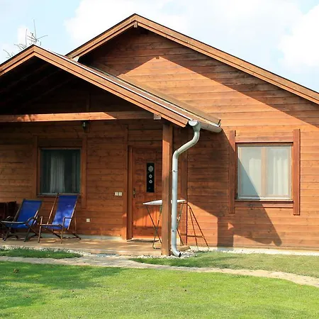 منتزه العطل Baratsagos Fahazak Kehidakustány